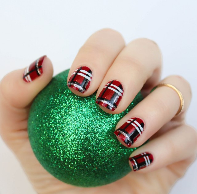 Festive Plaids Nails