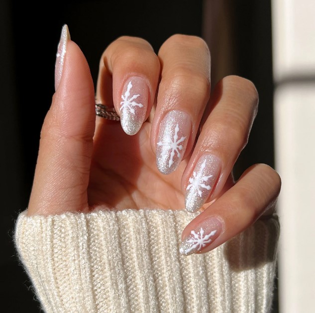 50+ Festive Holiday Nail Designs & Ideas : Grey Ombre Nails with Snowflake