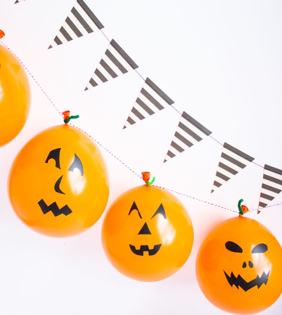 Jack-O'-Lantern Balloon Garland