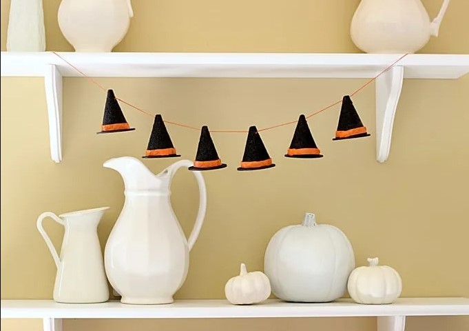 DIY Witch Hat Halloween Garland