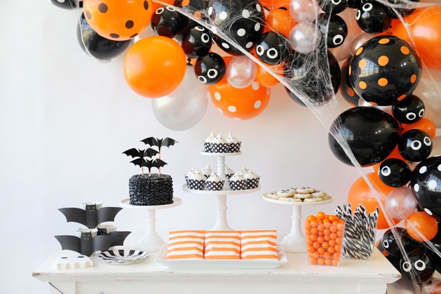 Halloween Balloon Garland