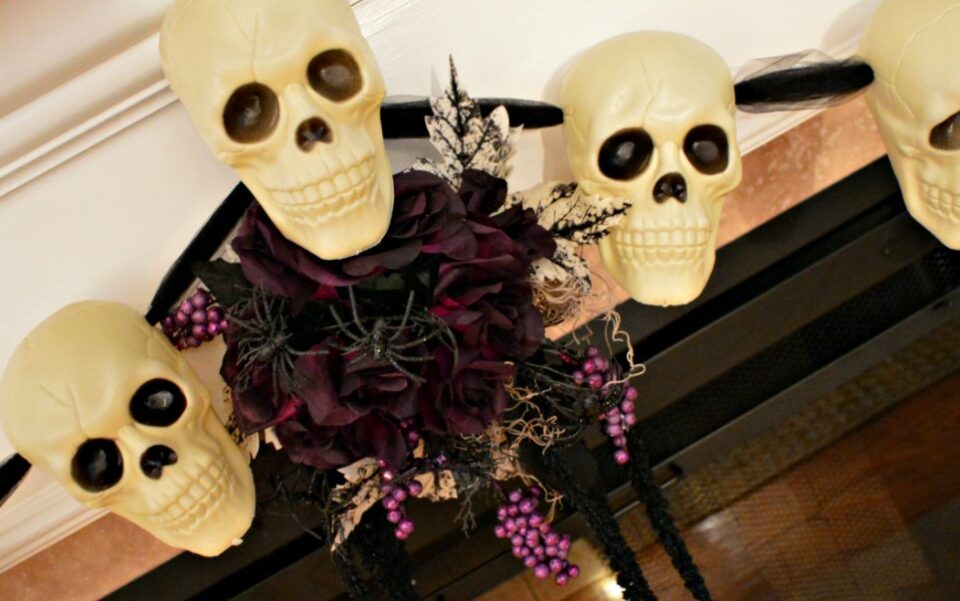 DIY Halloween Skull Garland