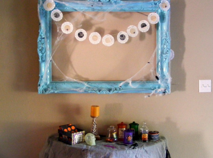 DIY Halloween Garland In A Frame