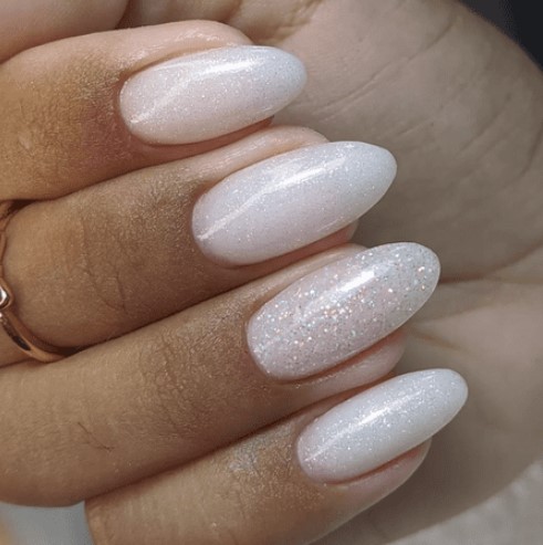 Subtle Sparkling White Nails