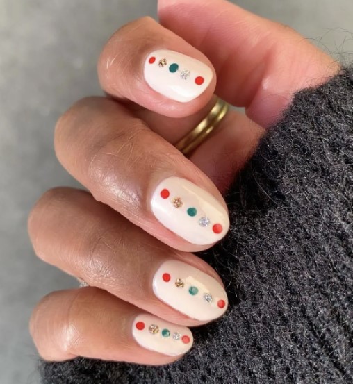 Holiday Nail Designs That Are Easy to Do at Home