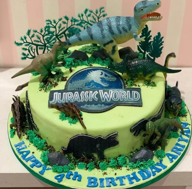 Jurassic Park Cake