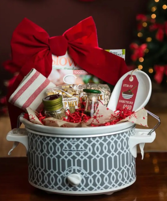 How to Make Easy DIY Gift Baskets for the Holidays - A Helicopter Mom