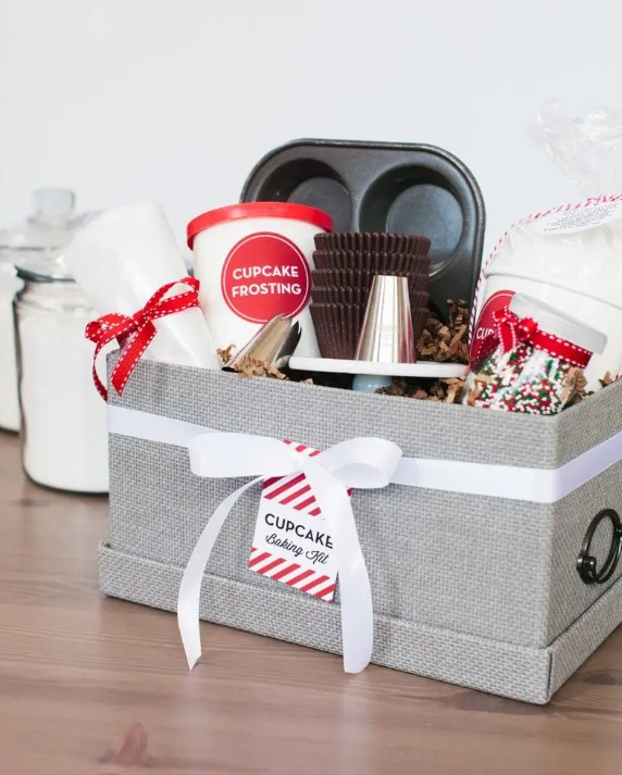 How to Make Easy DIY Gift Baskets for the Holidays - A Helicopter Mom