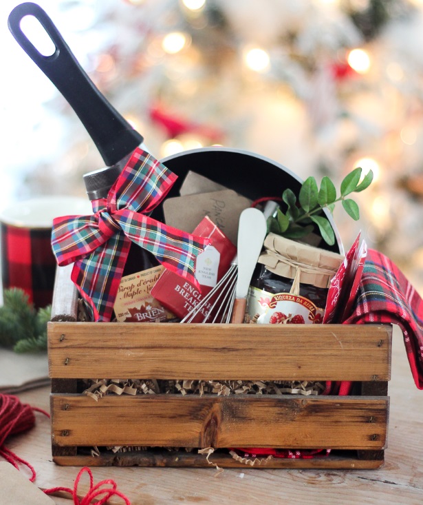 DIY Christmas Morning Mimosa Gift Basket