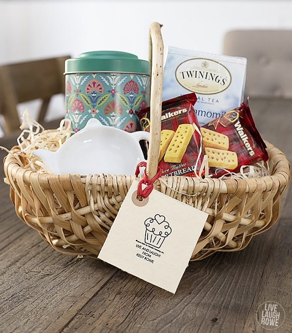 https://storage.googleapis.com/loveable.appspot.com/blog/uploads/2023/11/02154350/Tea-Gift-Basket.jpg