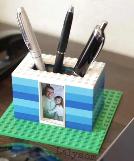 DIY Pen Holder Made From LEGO