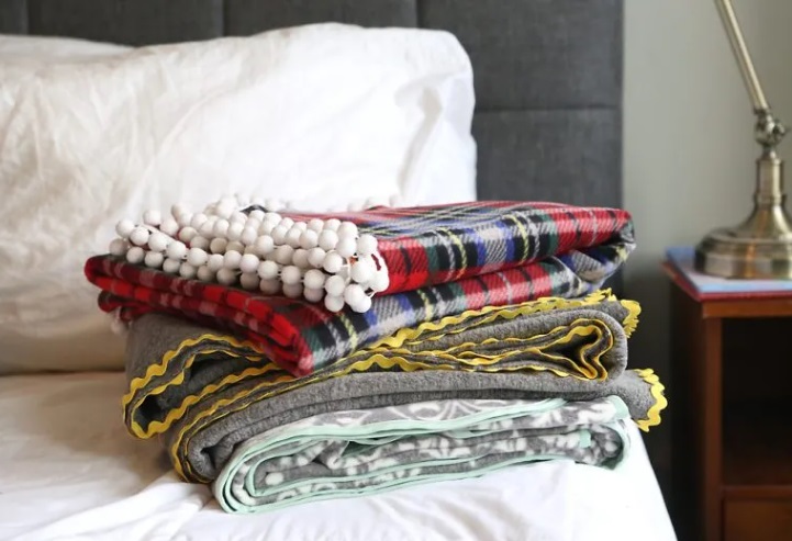  DIY Fleece Blankets