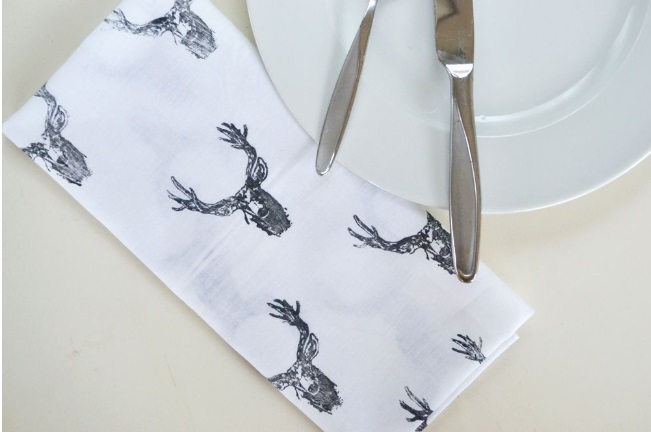 DIY Reindeer-Stamped Napkins