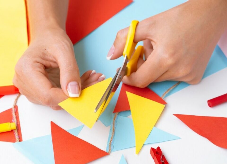 8 year old birthday party ideas - kite making