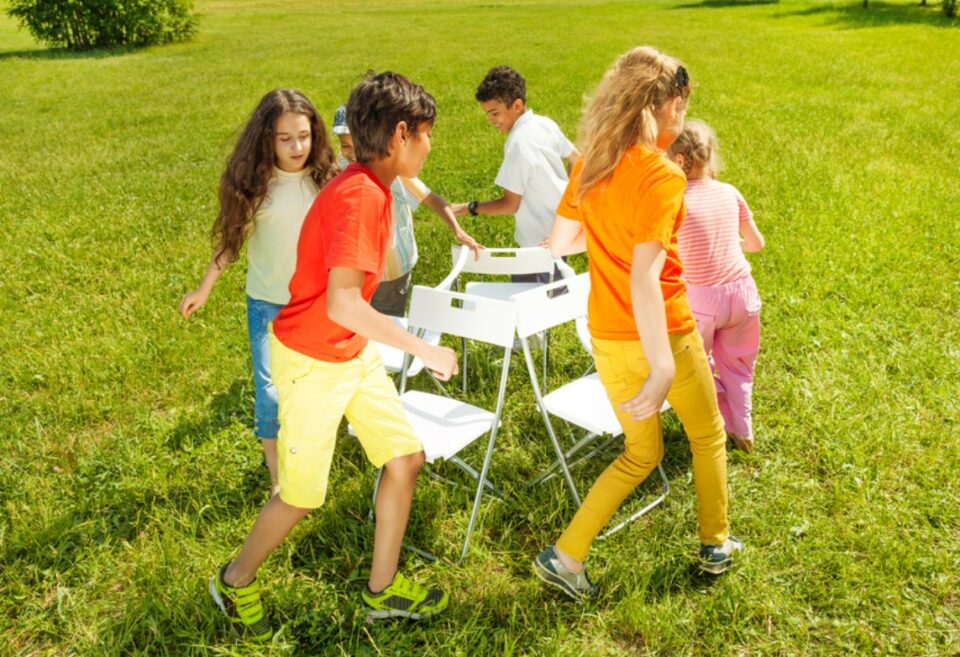 8 year old birthday party ideas - musical chairs