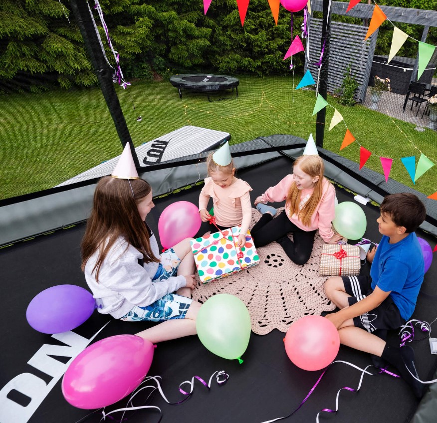 8 year old birthday party ideas - trampoline theme