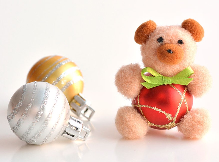 christmas crafts kids - pom pom teddy bear ornaments