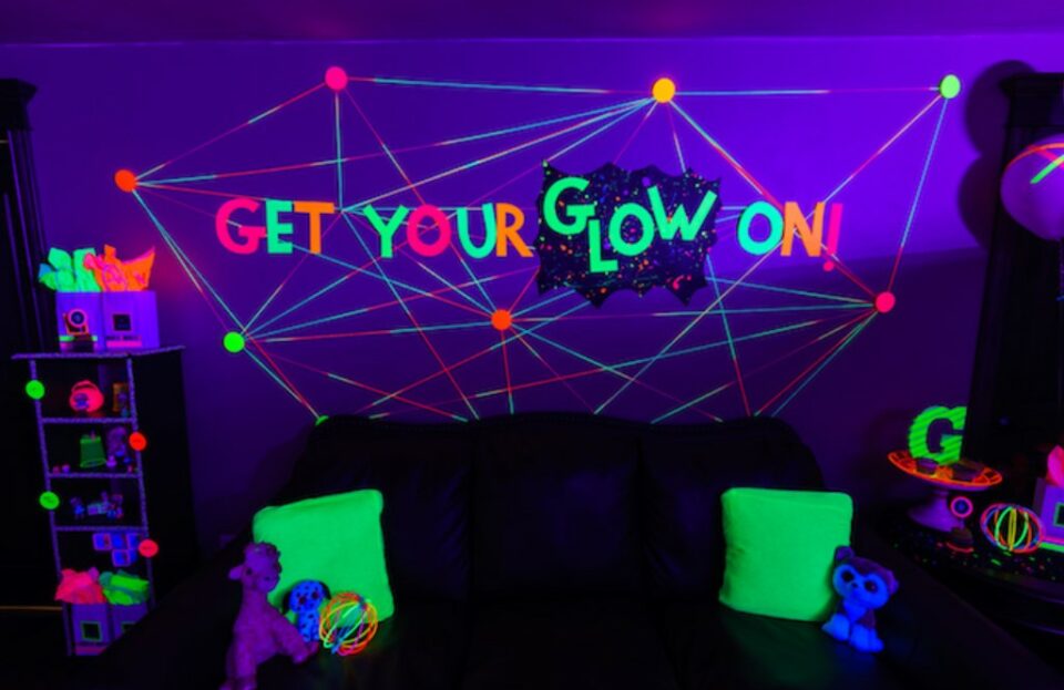 birthday party ideas for 13 year olds - Glow-In-The-Dark party