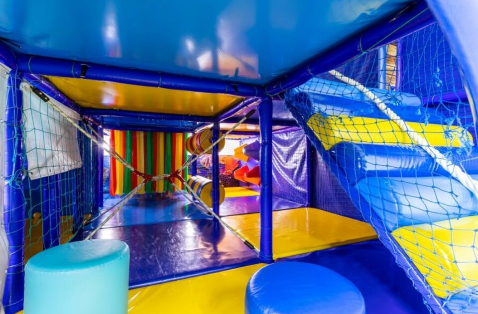 birthday party ideas for 13 year olds - trampoline park