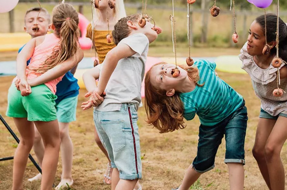 birthday party ideas for 13 year olds - Donut on a string