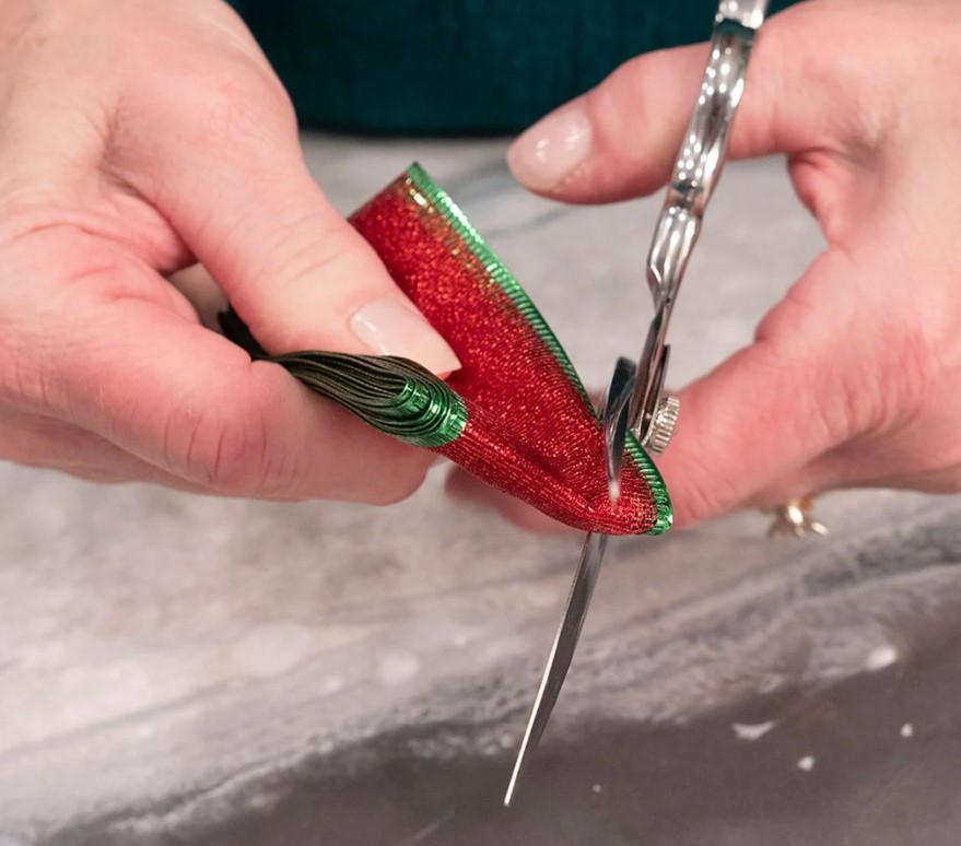 how to make a christmas bow - cut the cinch