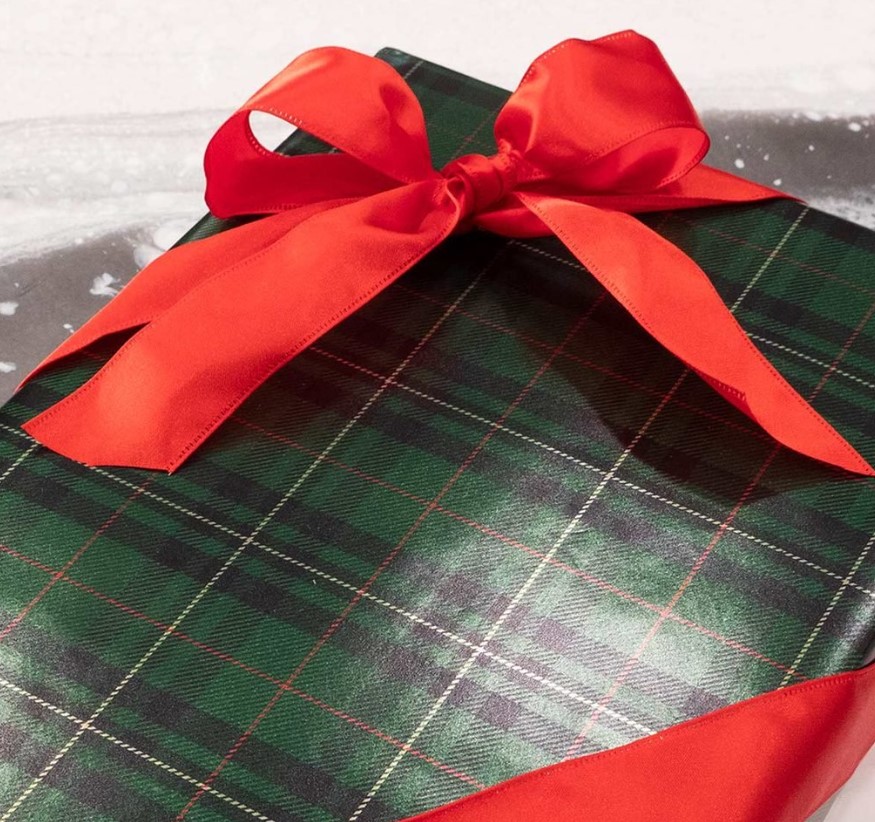 how to make a christmas bow - finishing touches