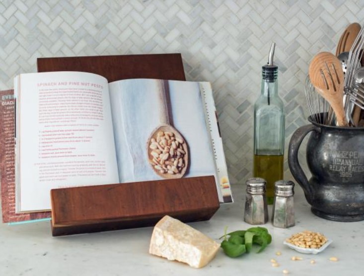 Christmas Cookbook Stand