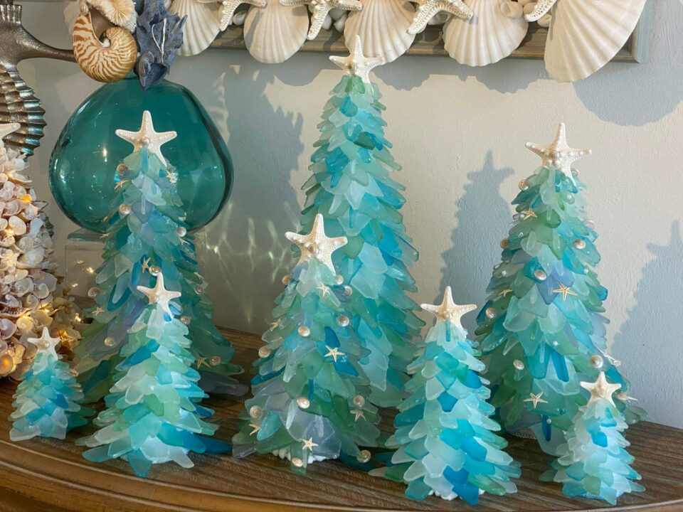 Valentine's Day lovers transform their Christmas trees for the romantic  season