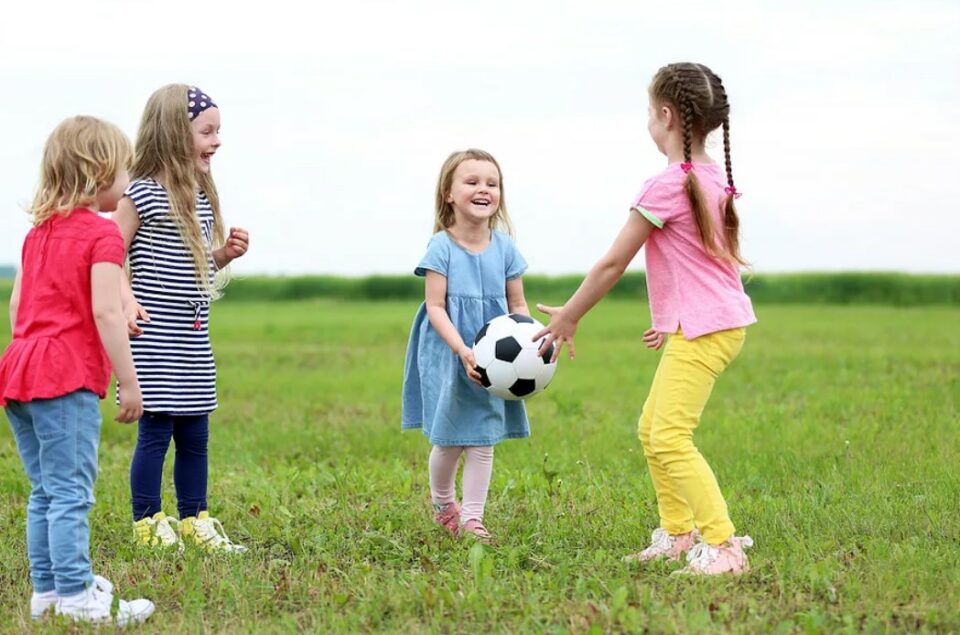 birthday party games - hot potato