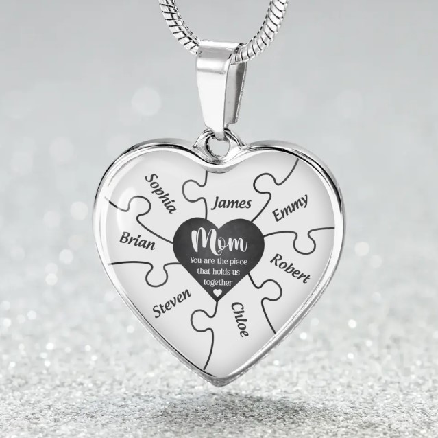 https://storage.googleapis.com/loveable.appspot.com/blog/uploads/2023/12/19191300/Personalized-Mom-Heart-Necklace-1.jpg