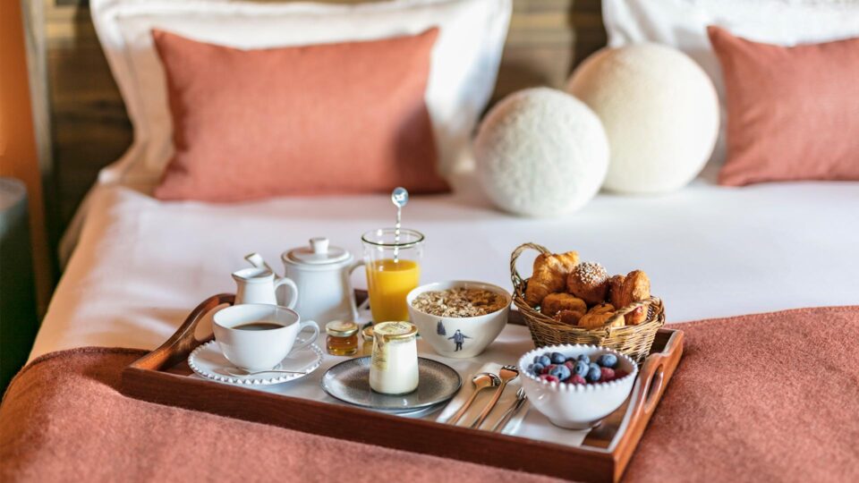 unique valentines day ideas breakfast in bed