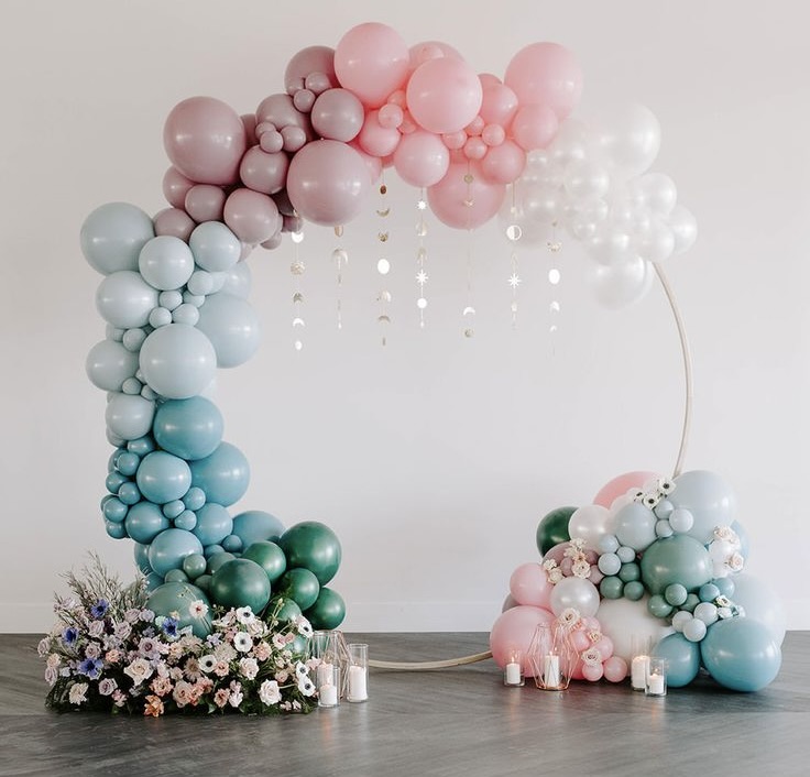 balloon wreath birthday decoration idea
