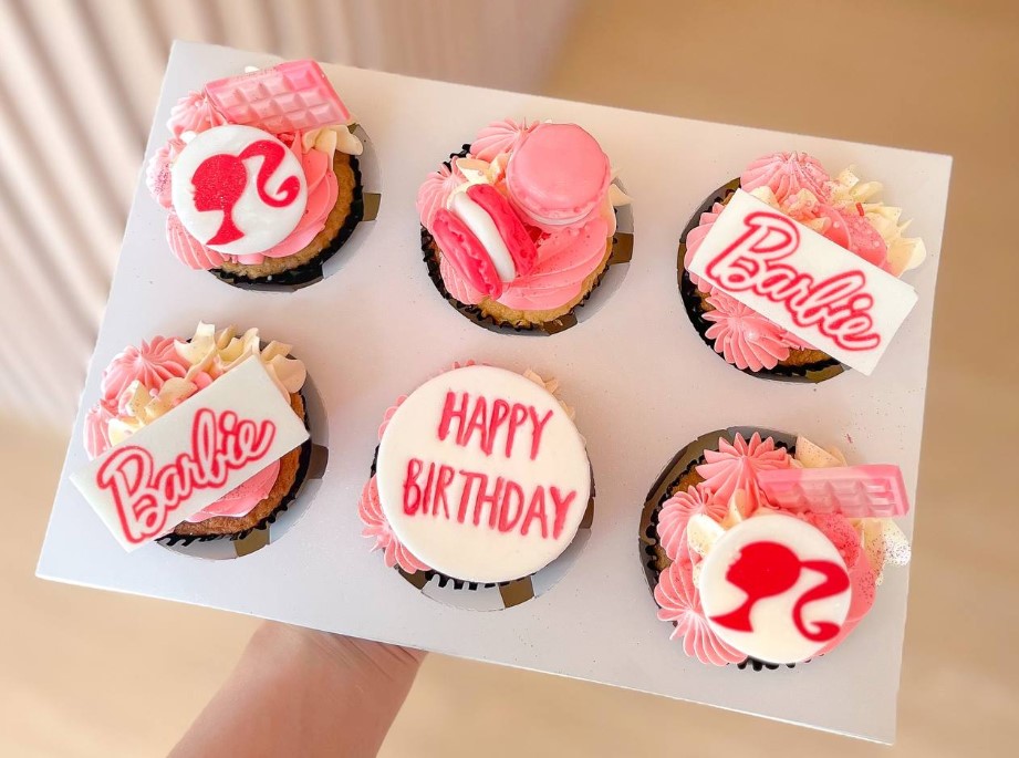 Barbie cupcake decorating