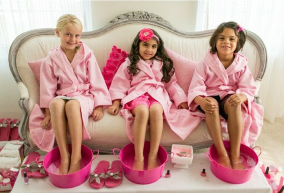 Mini Barbie nail salon