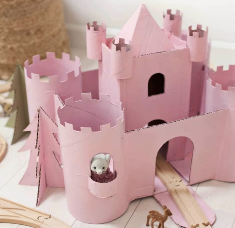Pink castle Valentine's box