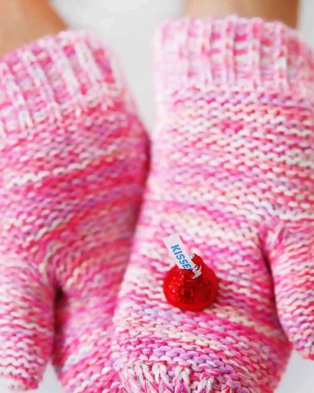 valentines day games for kids - mittens and kisses