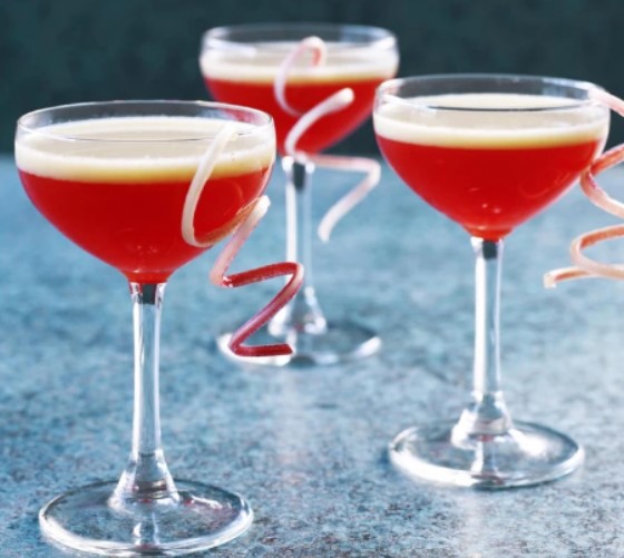 Rhubarb & custard cocktail