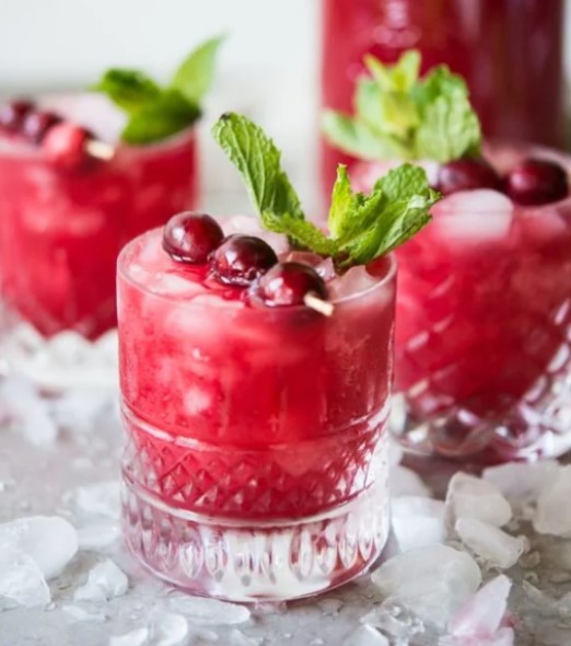 Cranberry agua fresca