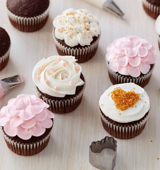 Pink, White And Gold Cupcakes