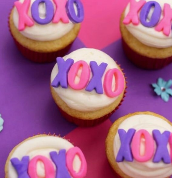 XO Love Theme Cupcakes