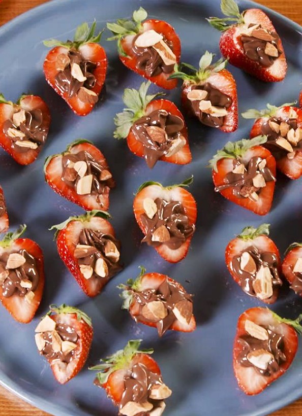 Nutella-Stuffed Strawberries