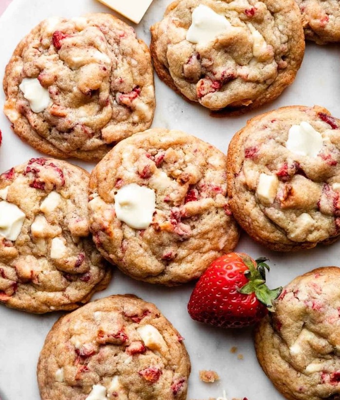 Strawberries and Cream Valentine Cookies