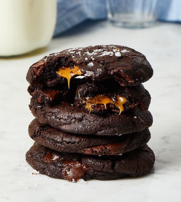 Chocolate Caramel Valentine Cookies