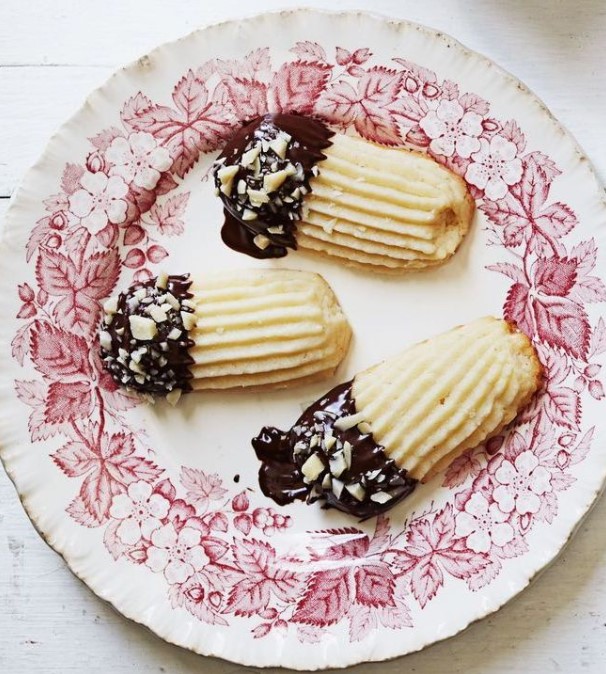 Chocolate-Almond Tea Cookies