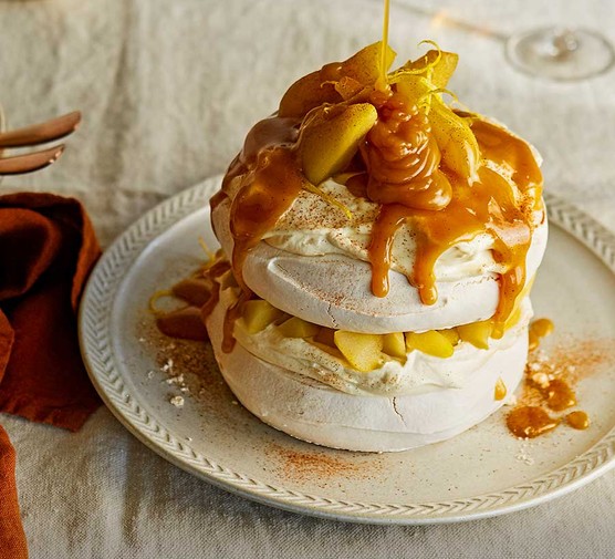 Valentines day dinner recipes mini hot toddy pavlovas