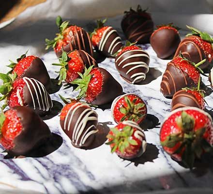 chocolate-dipped strawberries