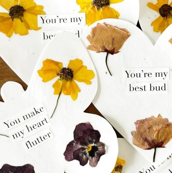 pressed flower diy valentines day card ideas