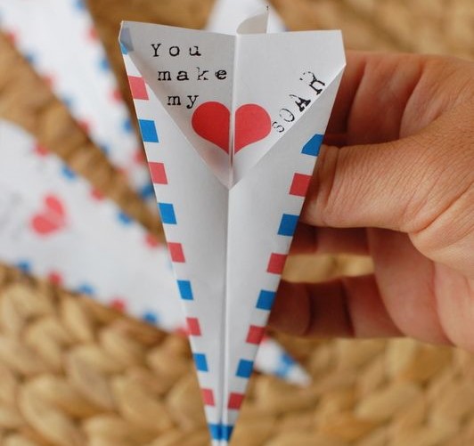 paper airplane diy valentines day card ideas