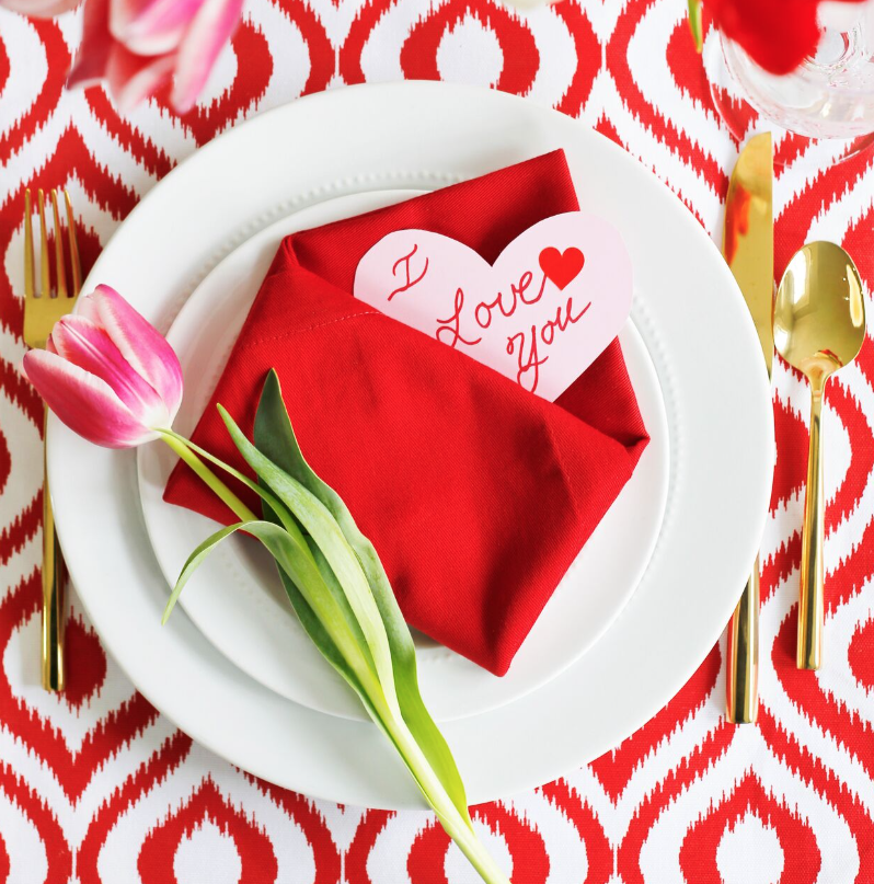 envelope napkin fold  valentines day decor ideas