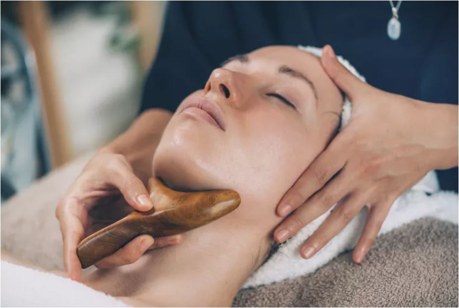 Step-by-Step Guide to Giving Your Partner a Relaxing Neck Massage